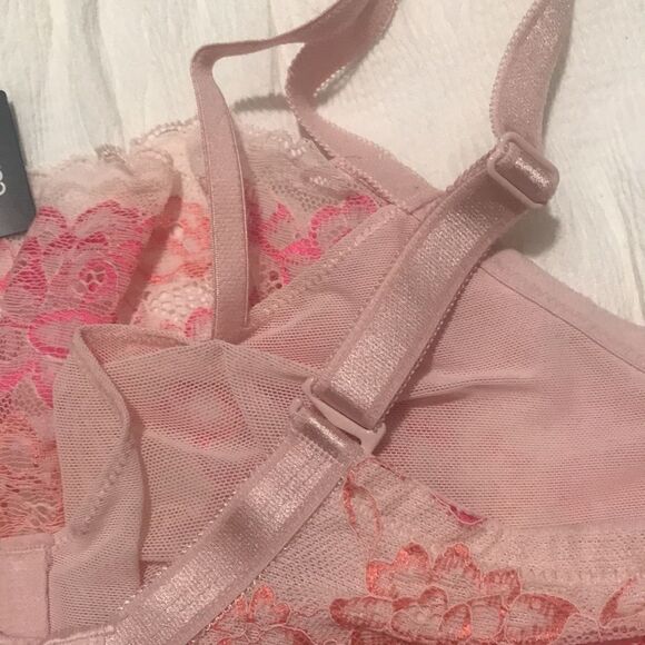 NWT- Torrid- 40B, 42C, 42DD - Picture 7 of 9